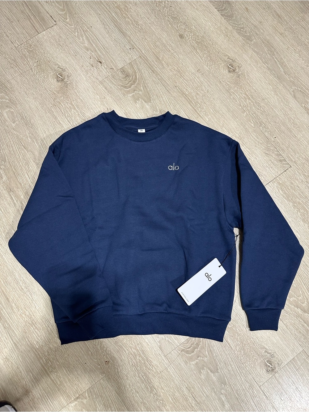 ALO Yoga Unisex Crewneck Sweatshirt in Navy